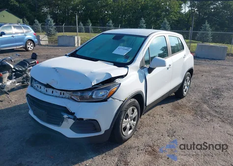 2017 Chevrolet Trax Ls z USA, uszkodzony, nr VIN KL7CJKSB3HB068925